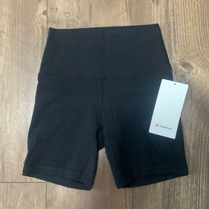 NWT Lululemon Align 6” Shorts Black - size 4